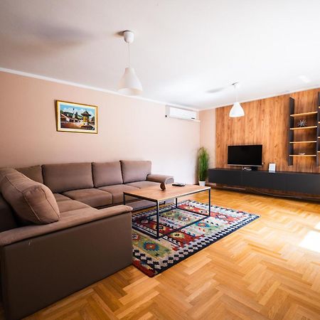Spacious & Modern Apartments- Old Town サラエヴォ エクステリア 写真