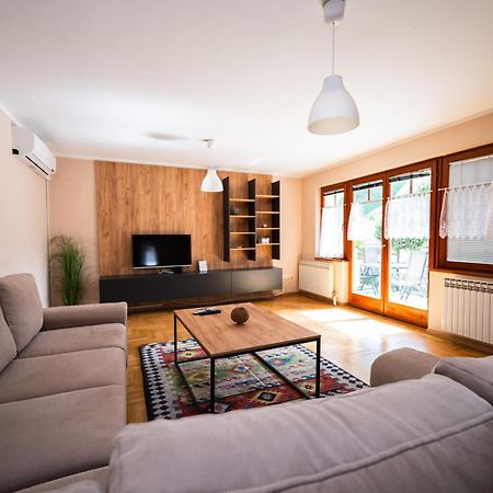 Spacious & Modern Apartments- Old Town サラエヴォ エクステリア 写真