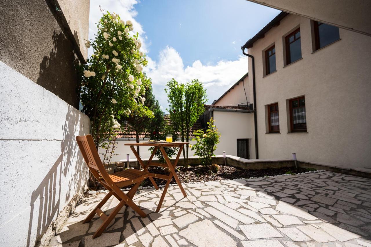 Spacious & Modern Apartments- Old Town サラエヴォ エクステリア 写真