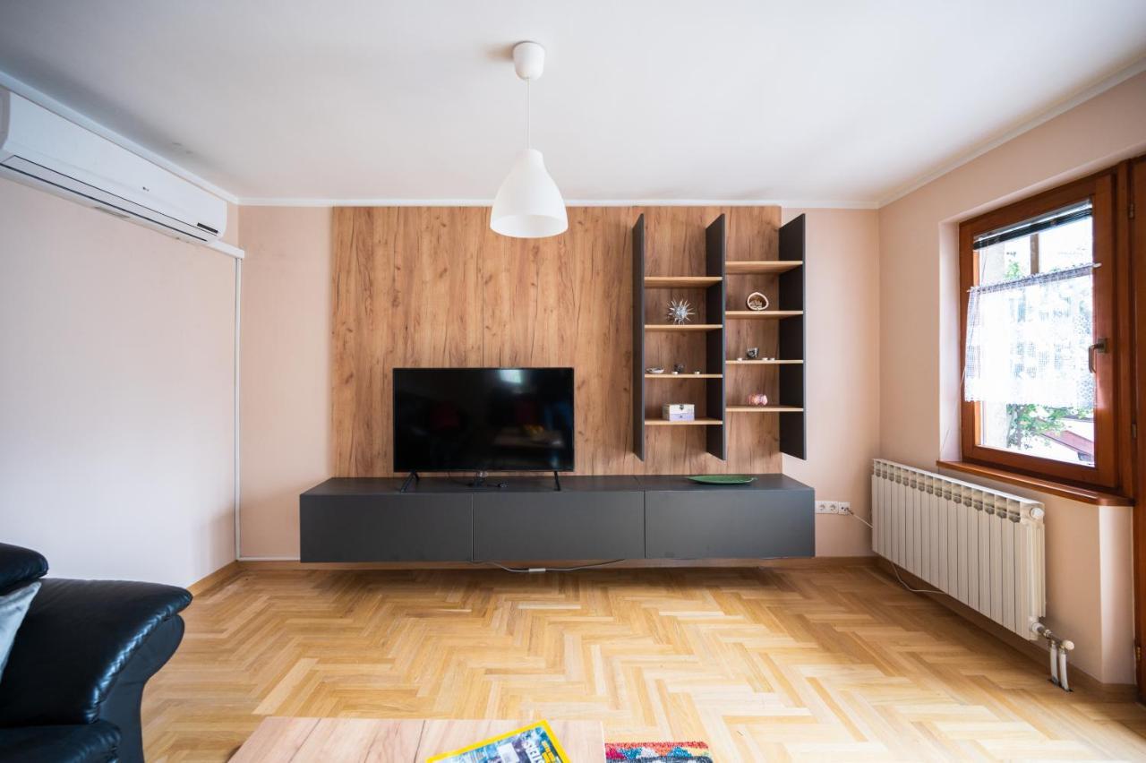 Spacious & Modern Apartments- Old Town サラエヴォ エクステリア 写真