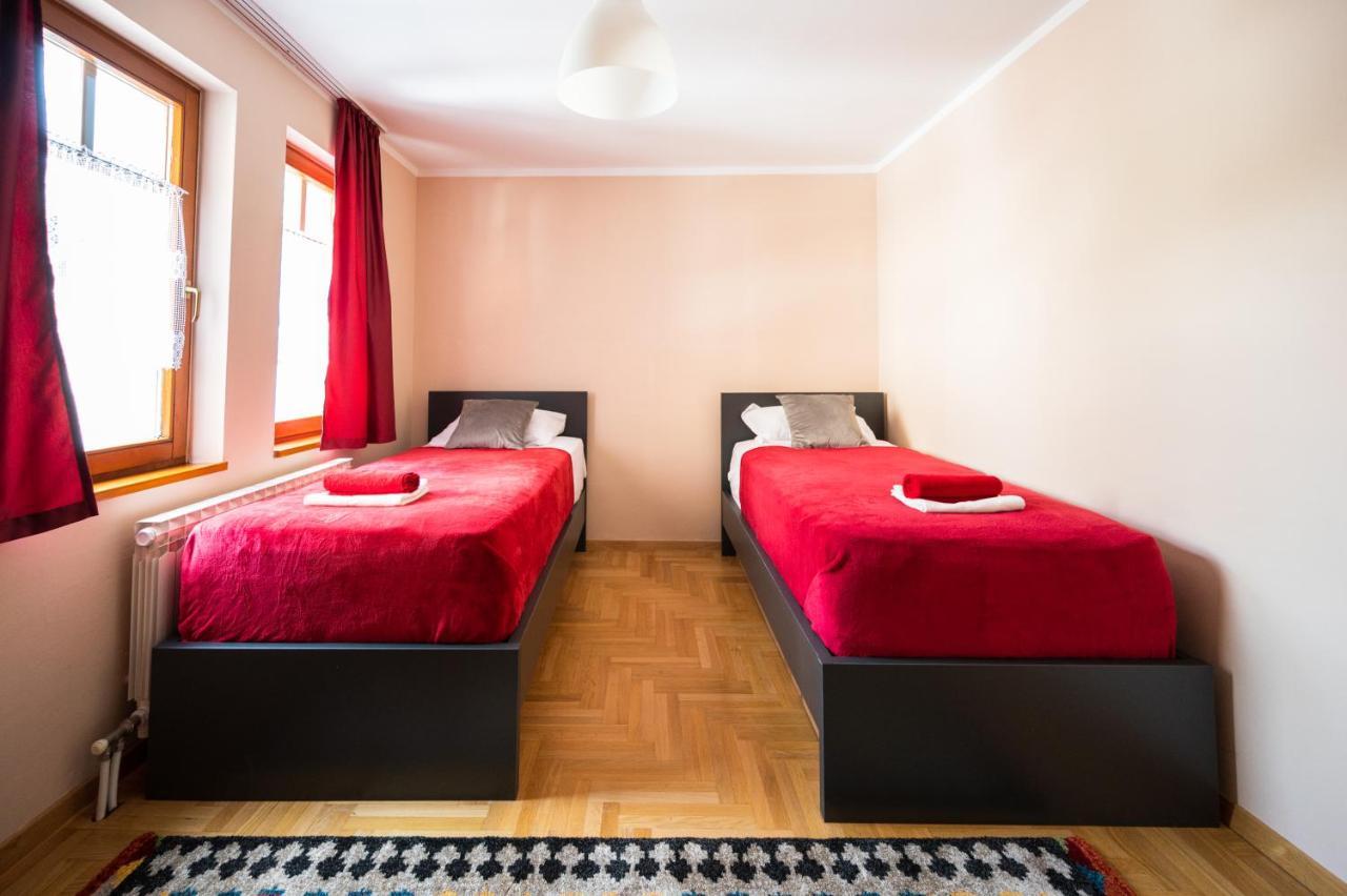 Spacious & Modern Apartments- Old Town サラエヴォ エクステリア 写真