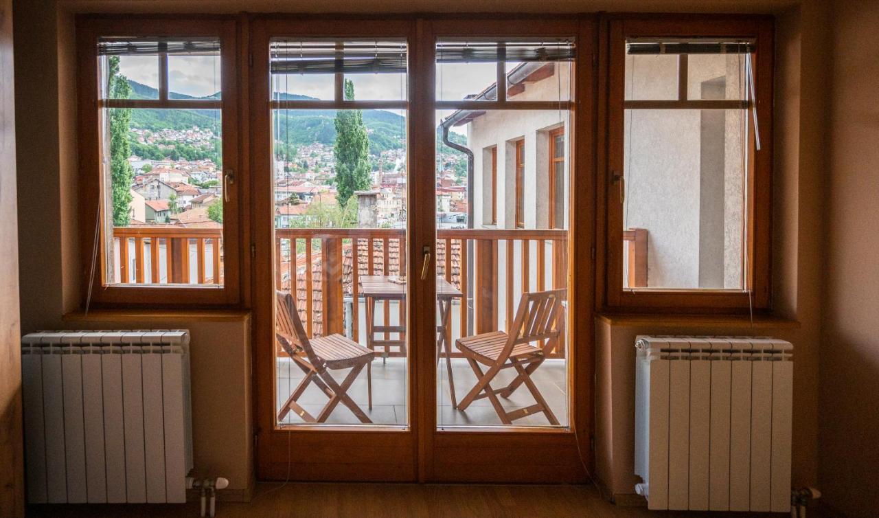 Spacious & Modern Apartments- Old Town サラエヴォ エクステリア 写真