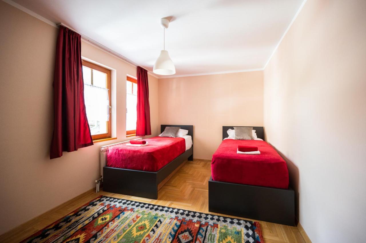 Spacious & Modern Apartments- Old Town サラエヴォ エクステリア 写真
