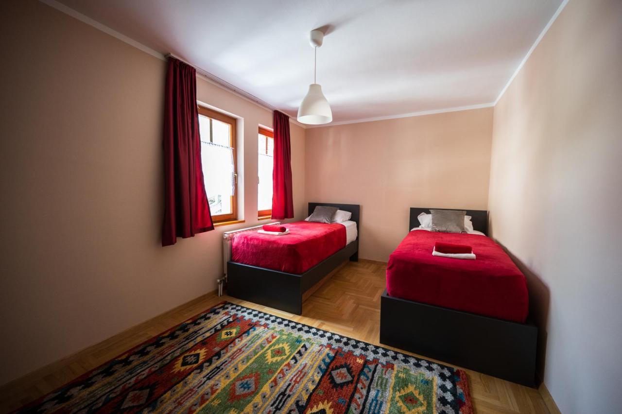 Spacious & Modern Apartments- Old Town サラエヴォ エクステリア 写真