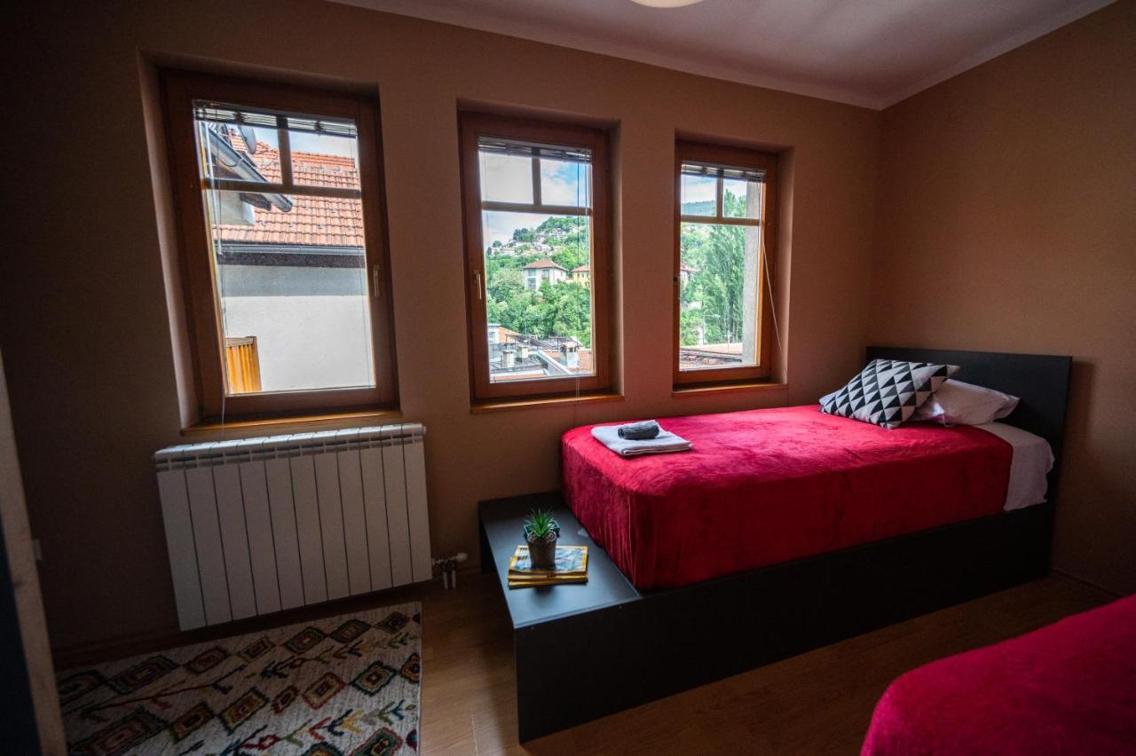 Spacious & Modern Apartments- Old Town サラエヴォ エクステリア 写真