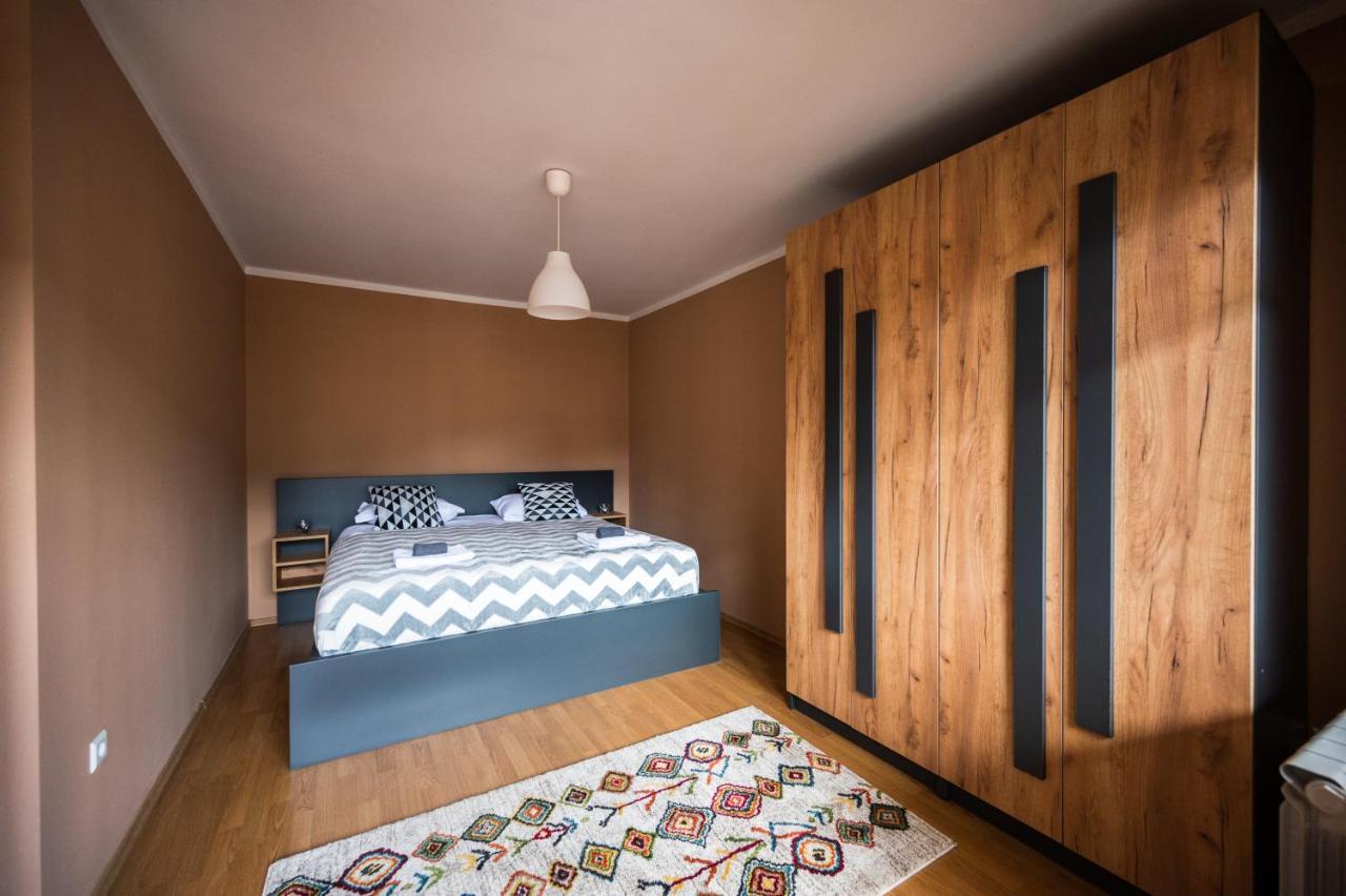 Spacious & Modern Apartments- Old Town サラエヴォ エクステリア 写真